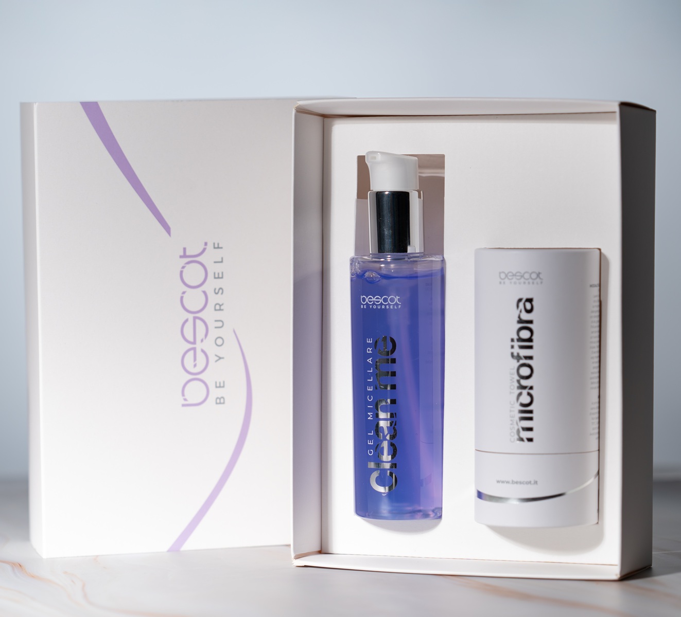 CLEAN ME Gel Limpiador Facial y Desmaquillante